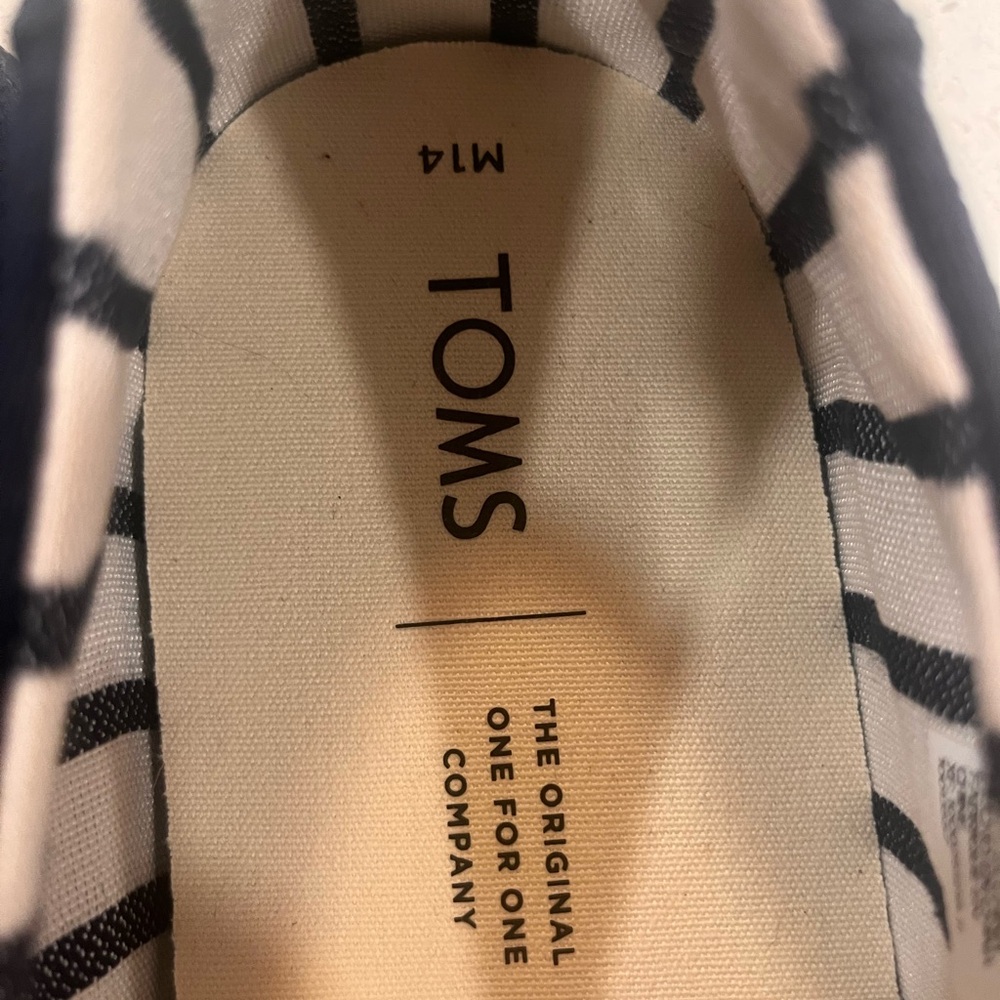 TOMS Men's Dark Blue Slip-On Loafers never worn - Picture 4 of 9